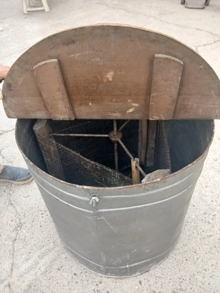 Extractor de miel antiguo