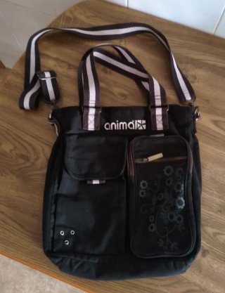 Bolso Animal Negro Multibolsillos  Amplio