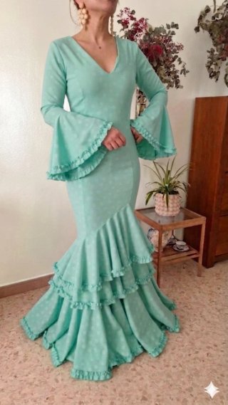 Traje de Flamenca verde con lunares