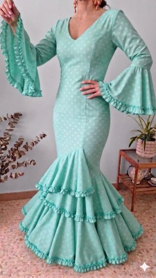 Traje de Flamenca verde con lunares