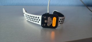 Apple Watch SE 2 (40mm) + Cargador