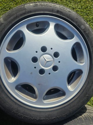 Llantas Mercedes-Benz (4 unidades)
