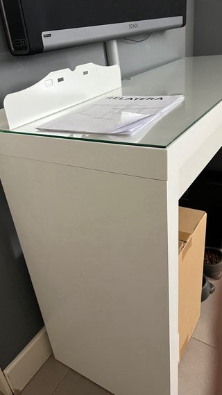 Escritorio/Tocador IKEA Malm con Cristal