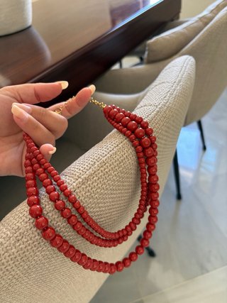 Collar elegante de flamenca con cuentas roja teja