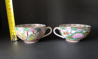 2 Chávenas de Chá Figuras Orientais PorcelanaMacau
