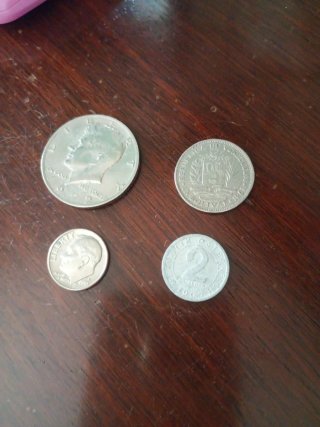 Lotto di 4 monete straniere