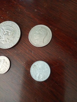 Lotto di 4 monete straniere