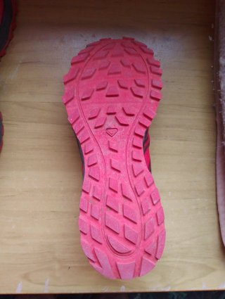 Zapatillas Salomon Montaña Rojas y Negras