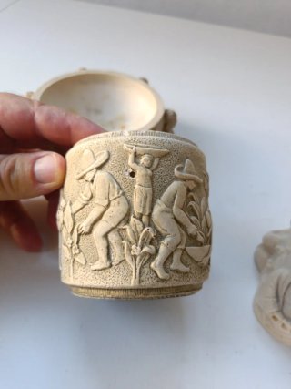 Cenicero y portavelas decorativos