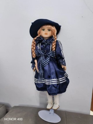Muñeca de porcelana de colección