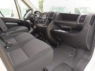 FIAT Ducato 2.3 CHASIS CAJA CERRADA TRAMPILLA 130