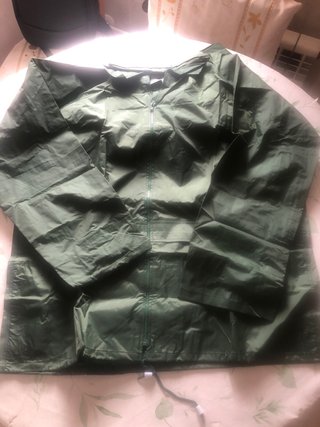 Traje de agua verde XL Chubasquero y pantalón.