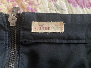 Falda de cuero Hollister negra