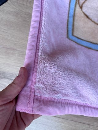 MANTA DE CUNA GRUESA CON OSITO Y CONEJITOS
