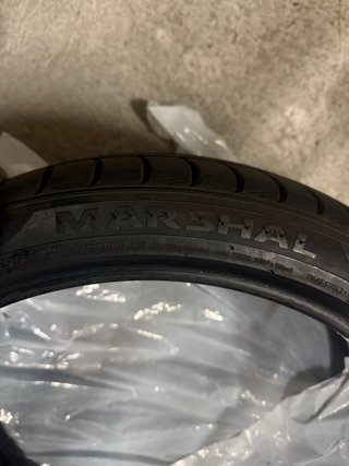 Neumático 245/40 R20