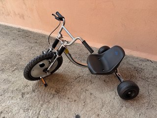 Triciclo Drift twister tricycle (ESTA COMO NUEVO)