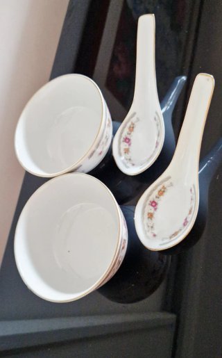 Set 2 ciotole e cucchiai Guoguang porcellana