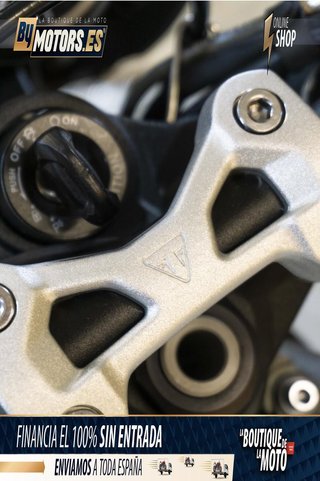 TRIUMPH Street Triple S **SC PROJECT**PUÑOS CALEFACTABLES**