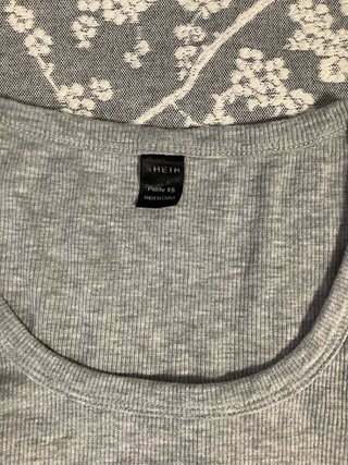Top gris SHEIN