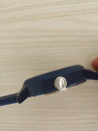 Reloj Lacoste Unisex Negro y Azul es original