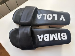 Sandalias Bimba y Lola Negras