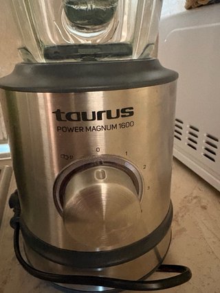 Licuadora Taurus Power Magnum 1600