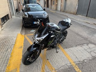 Kawasaki Z800 full