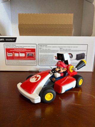 Lote Nintendo Switch con caja + 5 juegos y funda
