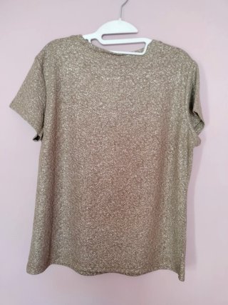 Camiseta dorada XL con pedrería
