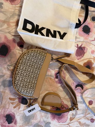 Bolso DKNY Monogram Marrón y Beige