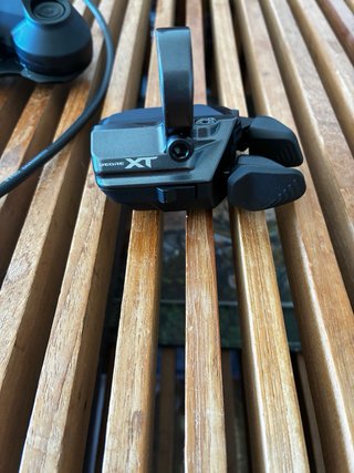 Cambio Shimano XT Di2 8260 E-Bike y Pulsador