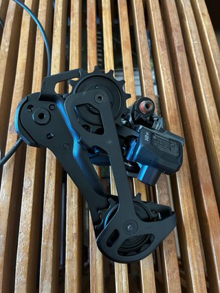 Cambio Shimano XT Di2 8260 E-Bike y Pulsador