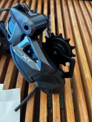 Cambio Shimano XT Di2 8260 E-Bike y Pulsador