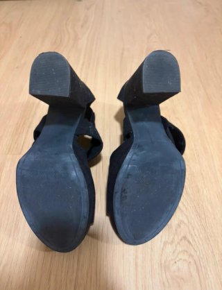 Sandalias tacón Pull&Bear negras