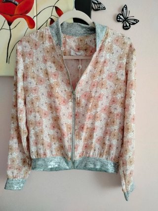 Chaqueta floral con lentejuelas