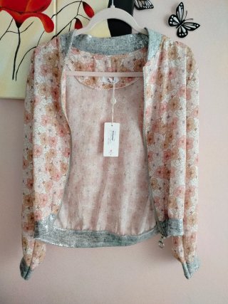 Chaqueta floral con lentejuelas