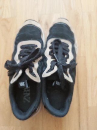 Zapatillas Zara Negro y Dorado