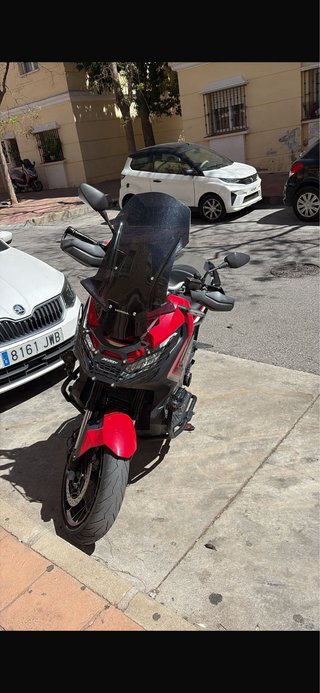 Honda X-ADV 750 Roja