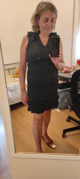 Vestido azul de gasa con lunares canela