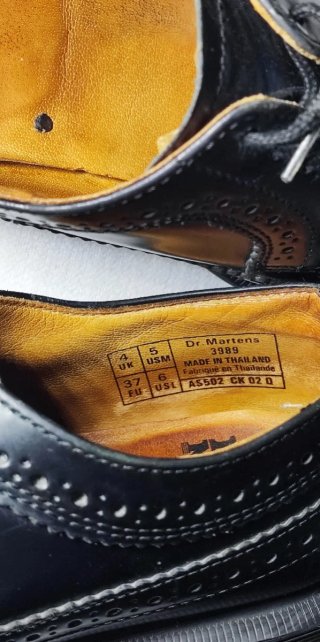 Dr. Martens Scarpa Brogue Nera