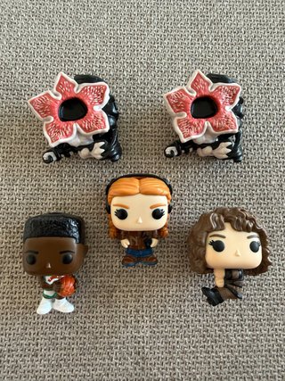 Figuras Stranger Things Kinder Joy