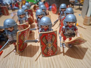 12 Playmobiles Romanos con lanzacosas histórico