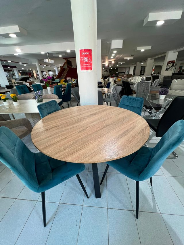 Mesa redonda madera + 4 sillas azul