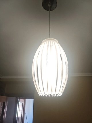 Lámpara colgante de cristal y plástico