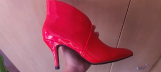 Botines de tacón rojos charol