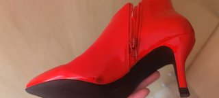 Botines de tacón rojos charol