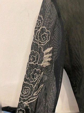 Top Vintage Negro Malla Volantes, Estilo Gótico Japonés "Cupid Heart" Bordado Floral