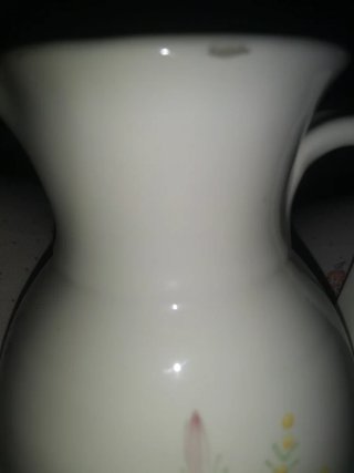 Jarrón antiguo de cerámica pintado