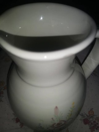 Jarrón antiguo de cerámica pintado
