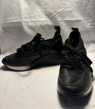 Deportivas negras
